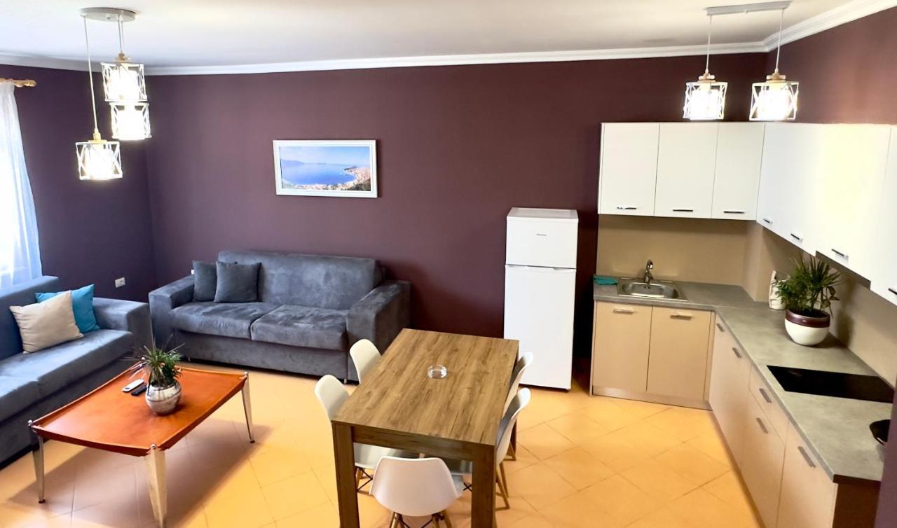 Vlorë Family Suite Residence מראה חיצוני תמונה