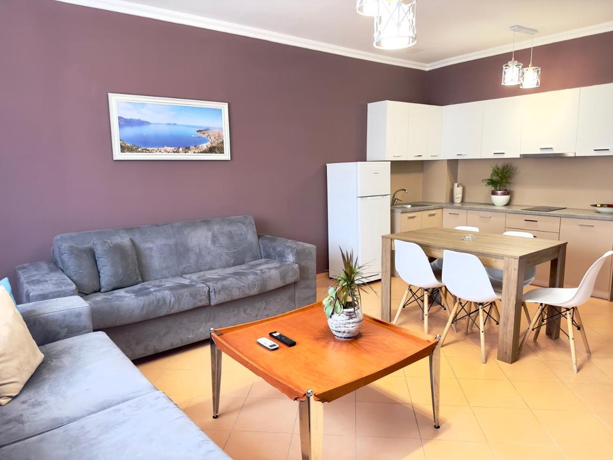 Vlorë Family Suite Residence מראה חיצוני תמונה